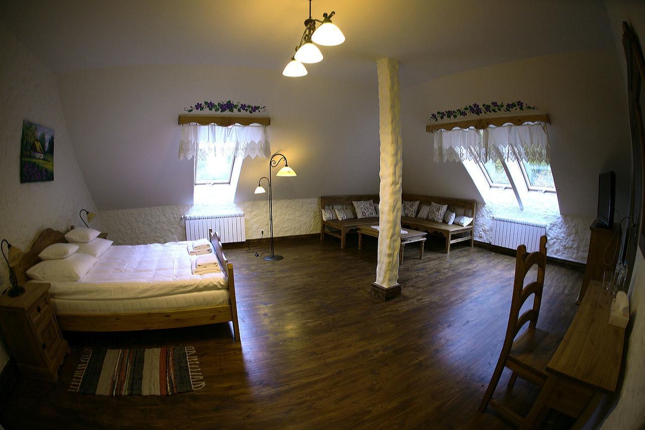 Otwock Maly Lipowy Gosciniecアパートホテル 部屋 写真